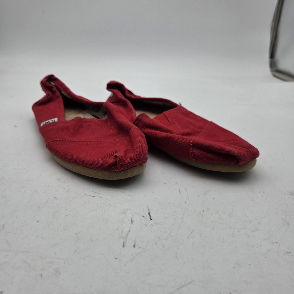 TOMS Shoes Womens Size 7.5 Red Canvas Slip On Flats Comfort Casual Round Toe